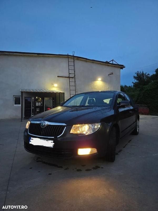 Second-hand Skoda Superb GreenLine 105 CP (77 kW) 2012 Culoarenegru Break