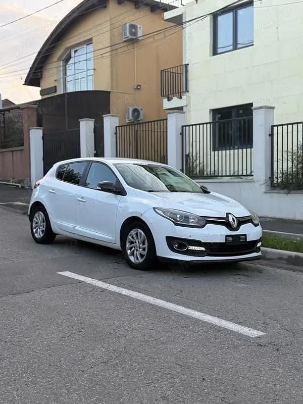 Culoarealb Utilizat 2015 Renault Mégane III LIMITED Hatchback | 5.990 EUR (Preț OK) - Imagine 1/4