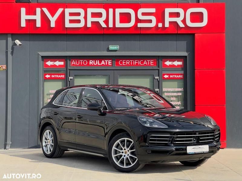 Culoarenegru Utilizat 2020 Porsche Cayenne S SUV | 65.000 EUR (Scump) - Imagine 1/4