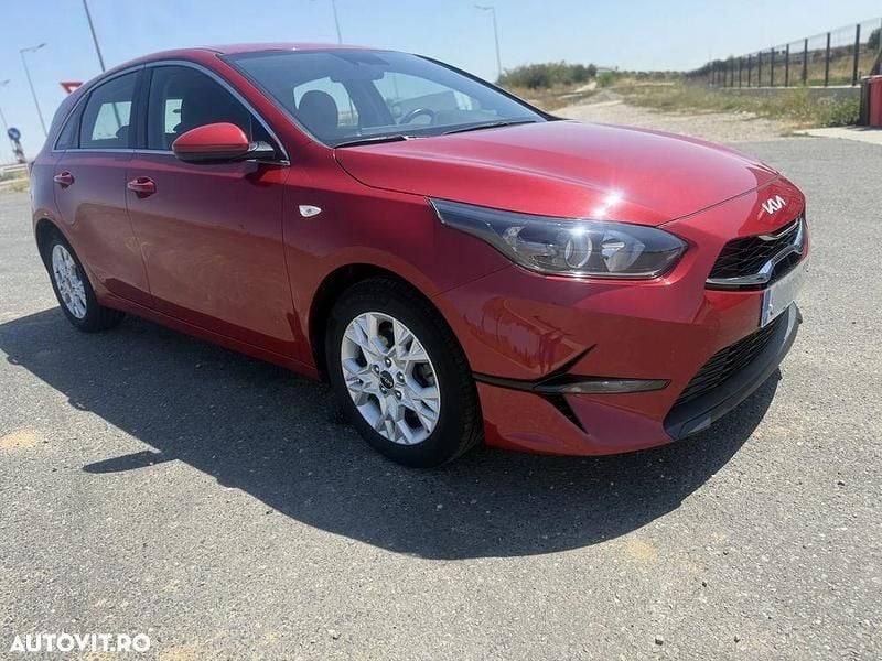 Culoarerosu Utilizat 2022 Kia Ceed Hatchback | 14.300 EUR (Preț OK) - Imagine 1/4
