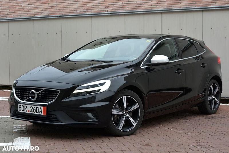 Second-hand Volvo V40 R-Design 150 CP (110 kW) 2019 Culoarenegru Hatchback