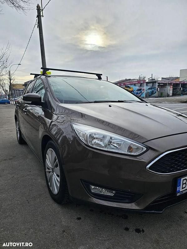 Culoarebrown Utilizat 2018 Ford Focus Trend Berlinǎ | 7.490 EUR (Preț bun) - Imagine 1/4