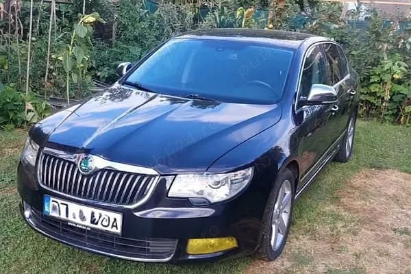 Negru Utilizat 2009 Skoda Superb Berlinǎ | 4.500 EUR (Preț bun) - Imagine 1/4