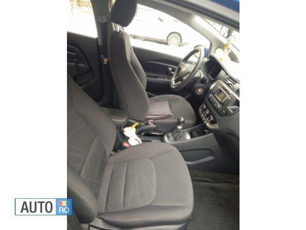 Second-hand Kia Rio 85 CP (62 kW) 2012 Albastru Hatchback