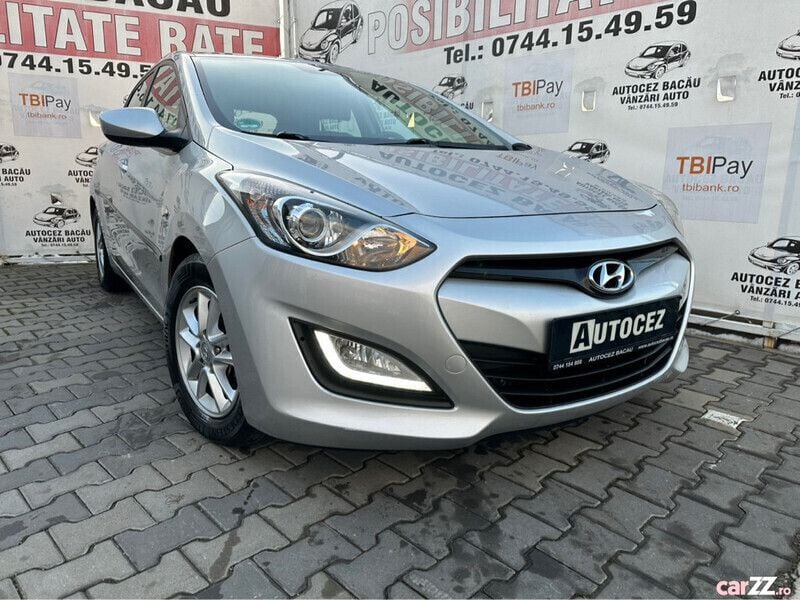 Argintiu Utilizat 2014 Hyundai i30 Comfort Hatchback | 8.440 EUR (Scump) - Imagine 1/4