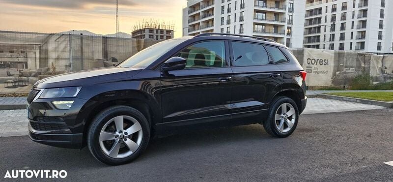 Negru Utilizat 2021 Skoda Karoq Ambition SUV | 17.800 EUR (Preț bun) - Imagine 1/4