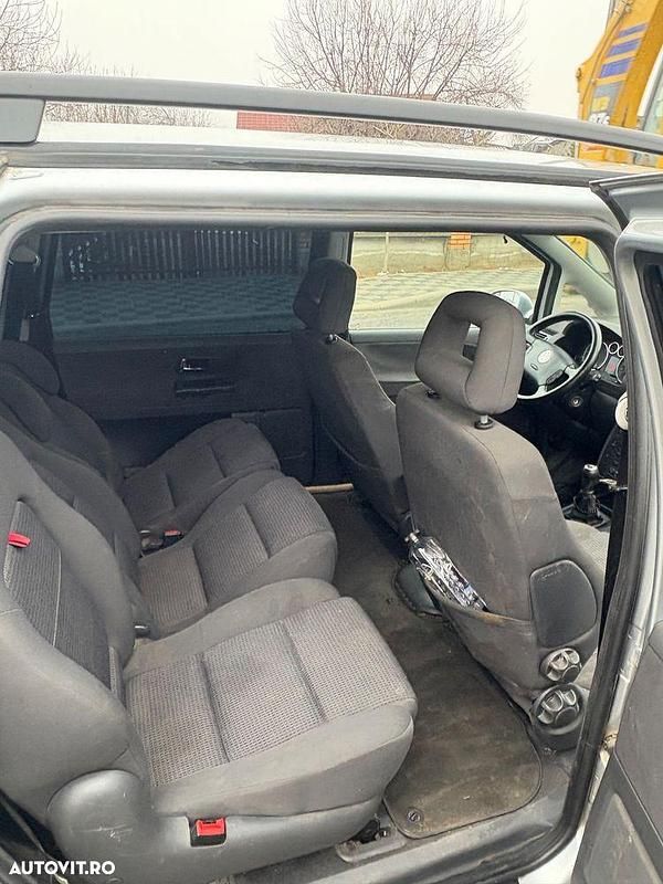 Second-hand VW Sharan Comfortline 115 CP (84 kW) 2006 Culoaregri Monovolum