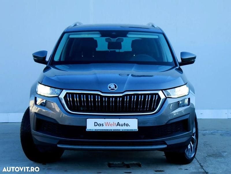 Gri deschis metalic Utilizat 2023 Skoda Kodiaq Style SUV | 30.990 EUR (Preț OK) - Imagine 1/4