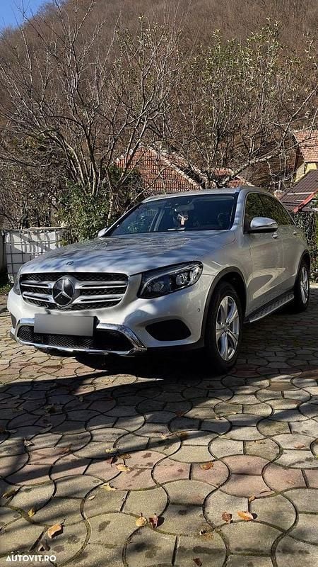 Culoareargint Utilizat 2016 Mercedes GLC250 SUV | 18.790 EUR (Preț OK) - Imagine 1/3