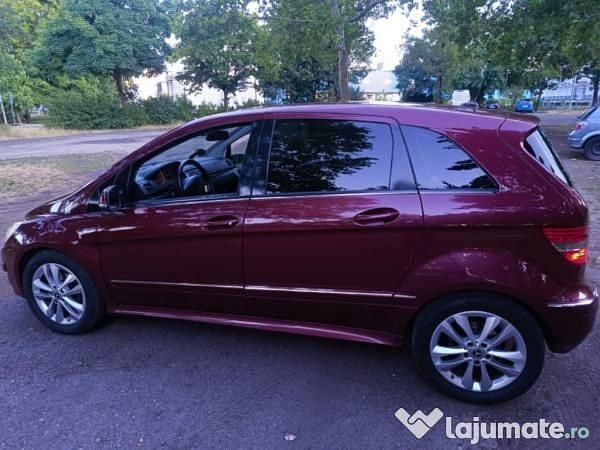 Second-hand Mercedes B200 140 CP (102 kW) 2011 Monovolum
