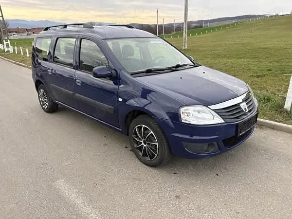 Albastru Utilizat 2009 Dacia Logan MCV Lauréate Break | 1.999 EUR (Preț bun) - Imagine 1/4