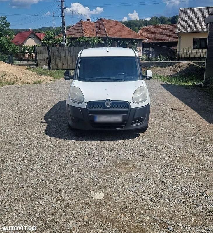 Culoarealb Utilizat 2014 Fiat Doblò Monovolum | 4.700 EUR (Preț bun) - Imagine 1/4