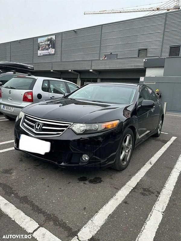 Culoarenegru Utilizat 2009 Honda Accord Berlinǎ | 6.000 EUR (Puțin scump) - Imagine 1/4