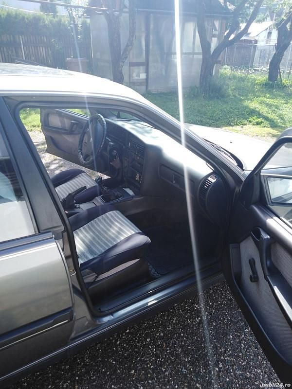 Second-hand Opel Omega 115 CP (84 kW) 1988 Berlinǎ