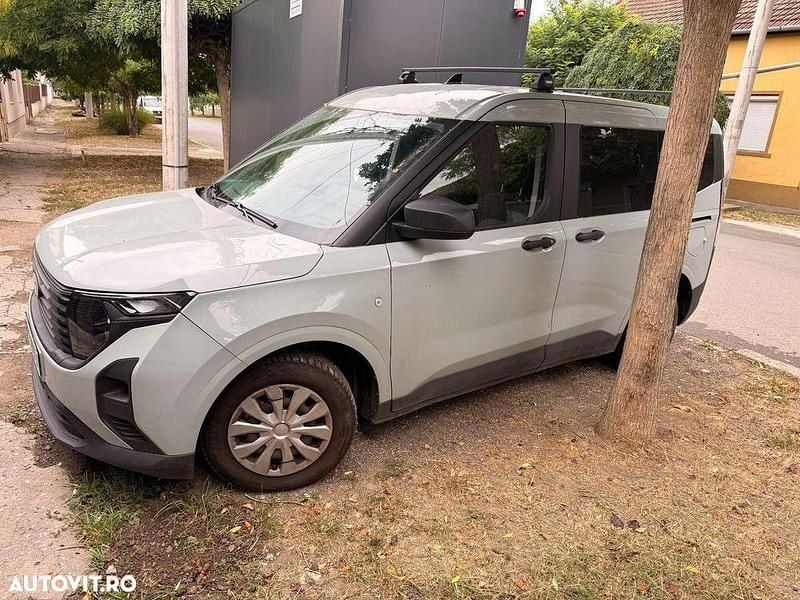 Second-hand Ford Tourneo Courier Trend 125 CP (91 kW) 2024 Culoaregri Monovolum
