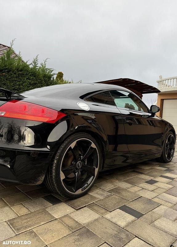 Second-hand Audi TT 170 CP (125 kW) 2011 Culoarenegru Coupe