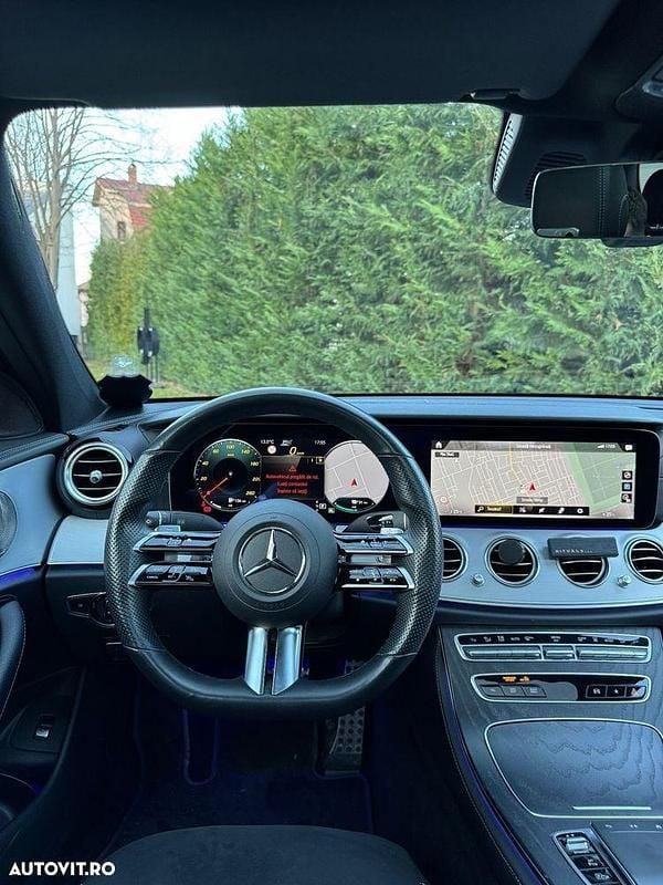 Second-hand Mercedes E300 306 CP (225 kW) 2021 Culoarealbastru Berlinǎ