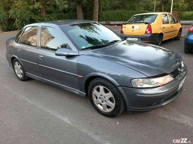 Second-hand Opel Vectra 101 CP (74 kW) 2001 Gri Berlinǎ
