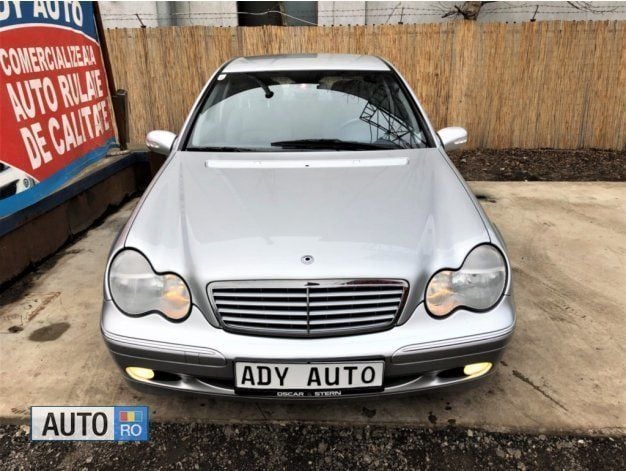 Second-hand Mercedes C180 143 CP (105 kW) 2004 Gri