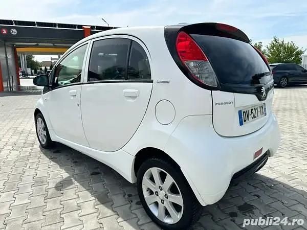 Second-hand Peugeot iON 48 kW (66 CP) 2015 Hatchback