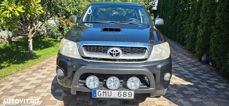 Culoarenegru Utilizat 2009 Toyota HiLux Style Pickup | 16.000 EUR (Puțin scump) - Imagine 1/4