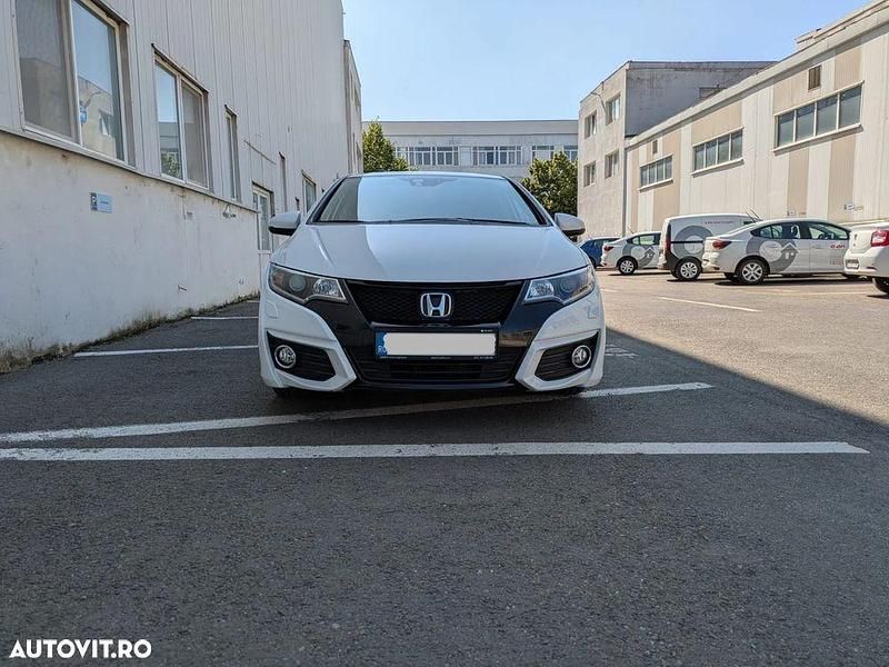 Alb Utilizat 2015 Honda Civic Elegance Hatchback | 11.500 EUR (Puțin scump) - Imagine 1/4
