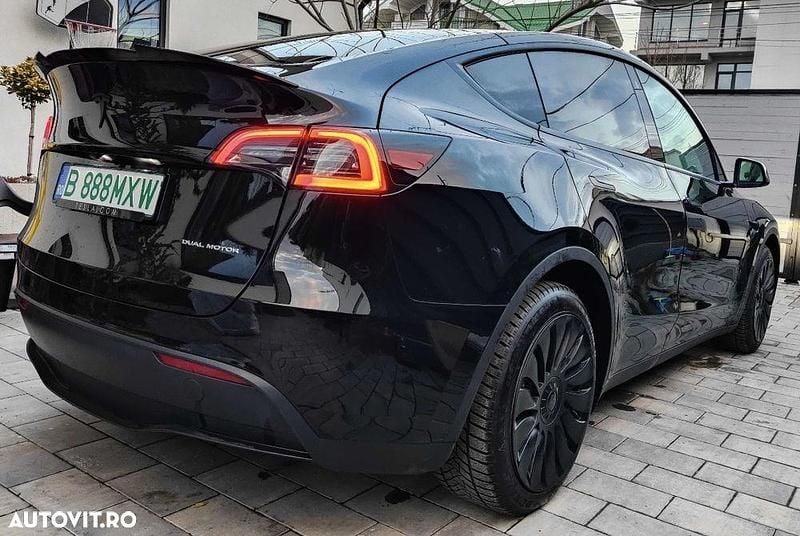 Second-hand Tesla Model Y 339 kW (462 CP) 2023 Culoarenegru SUV