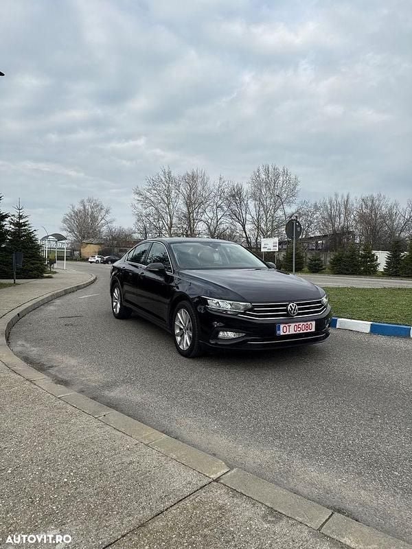 Culoarenegru Utilizat 2020 VW Passat Berlinǎ | 14.300 EUR (Preț OK) - Imagine 1/4