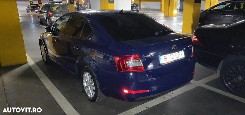 Culoarealbastru Utilizat 2015 Skoda Octavia LAURIN & KLEMENT Berlinǎ | 11.000 EUR (Scump) - Imagine 1/1