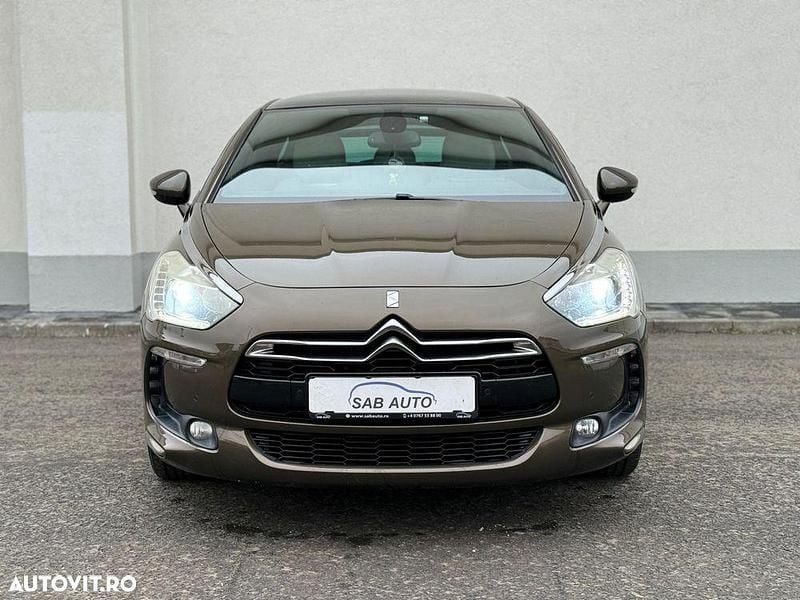 Second-hand Citroën DS5 Chic 115 CP (84 kW) 2015 Culoaremaro Hatchback