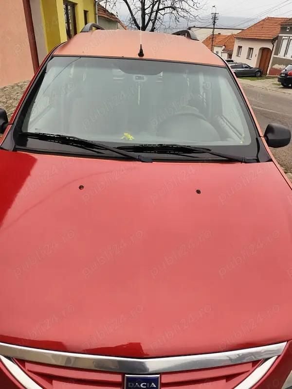 Utilizat 2009 Dacia Logan MCV Break | 2.300 EUR (Preț bun) - Imagine 1/4