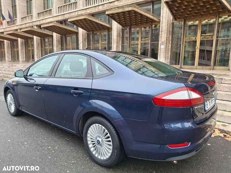 Culoarealbastru Second-hand 2008 Ford Mondeo Trend Berlinǎ | 3.800 EUR (Preț bun) - Imagine 1/4