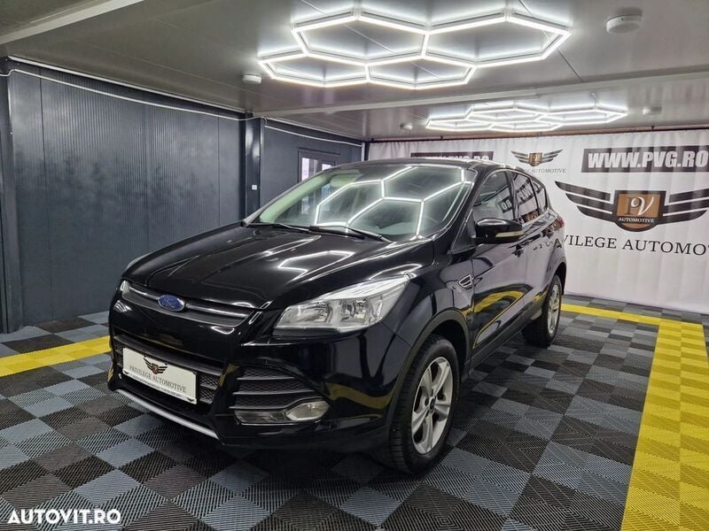 Negru Utilizat 2016 Ford Kuga Trend SUV | 10.590 EUR (Preț bun) - Imagine 1/4