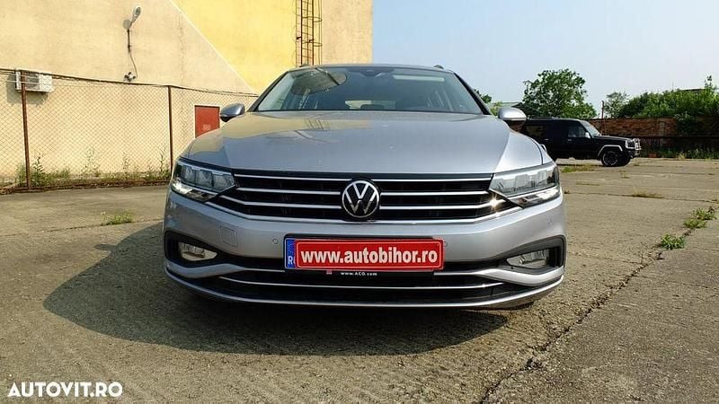 Gri Utilizat 2020 VW Passat Comfortline Break | 14.999 EUR (Preț bun) - Imagine 1/4