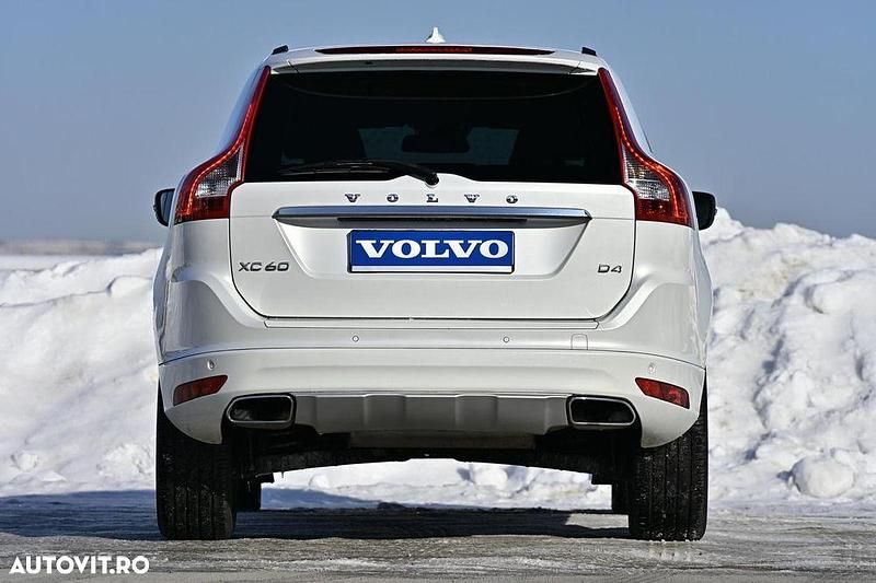 Second-hand Volvo XC60 Summum 181 CP (133 kW) 2015 Culoarealb SUV