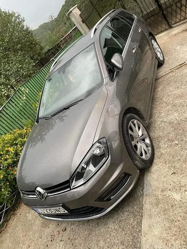 Second-hand VW Golf VII Highline 110 CP (80 kW) 2016 Hatchback