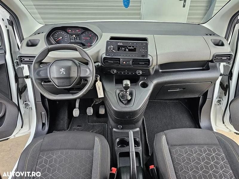 Second-hand Peugeot Rifter Active 110 CP (80 kW) 2020 Culoarealb Monovolum