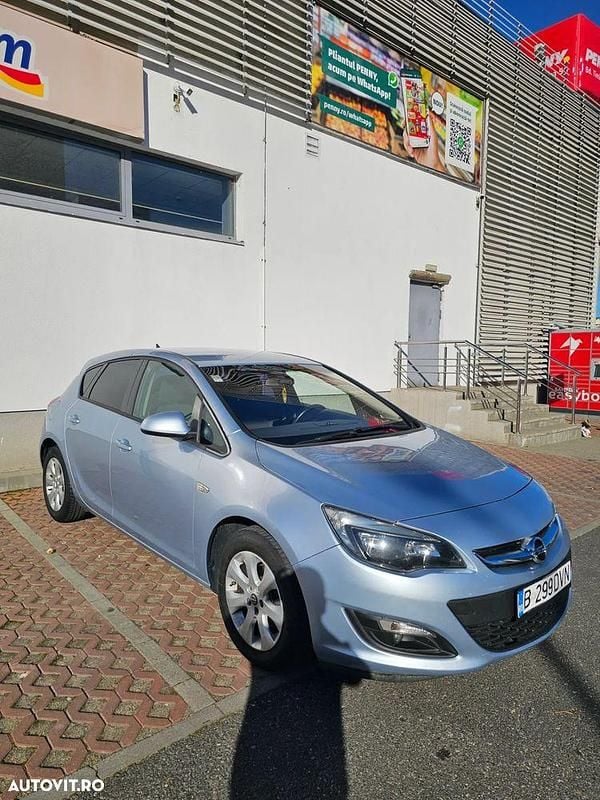 Culoaregri Utilizat 2015 Opel Astra Enjoy Hatchback | 5.800 EUR (Preț OK) - Imagine 1/4