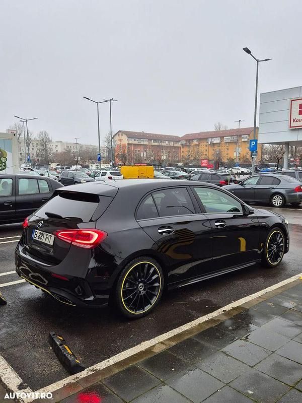 Second-hand Mercedes A200 150 CP (110 kW) 2019 Culoarenegru Hatchback