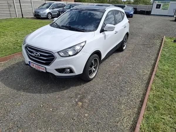 Alb Utilizat 2012 Hyundai ix35 Premium SUV | 7.200 EUR (Preț bun) - Imagine 1/4