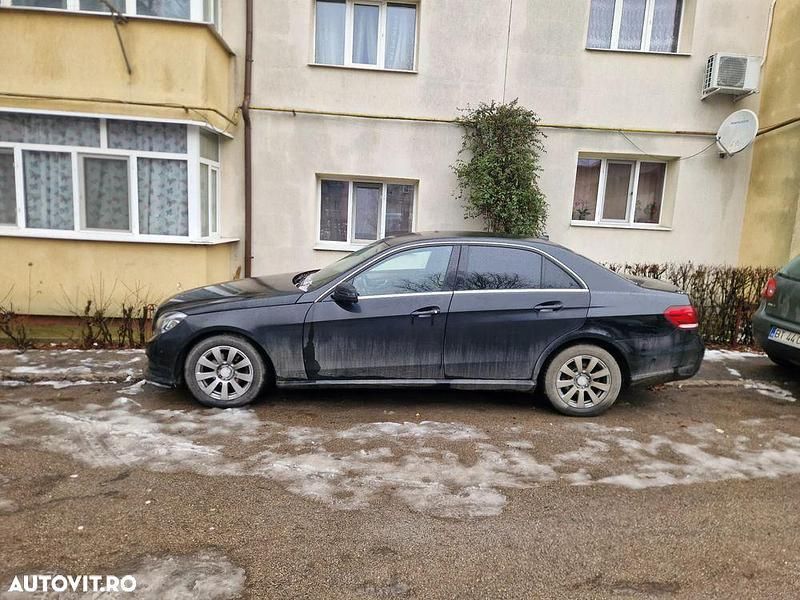 Second-hand Mercedes E200 Elegance 136 CP (100 kW) 2014 Culoarenegru Berlinǎ