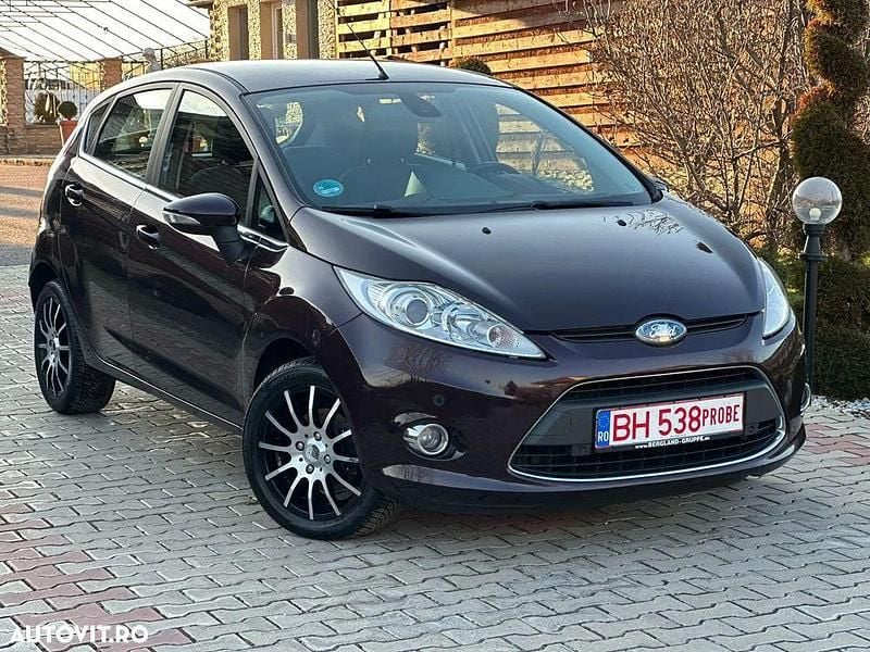Second-hand Ford Fiesta Trend 96 CP (70 kW) 2010 Culoaremaro Hatchback