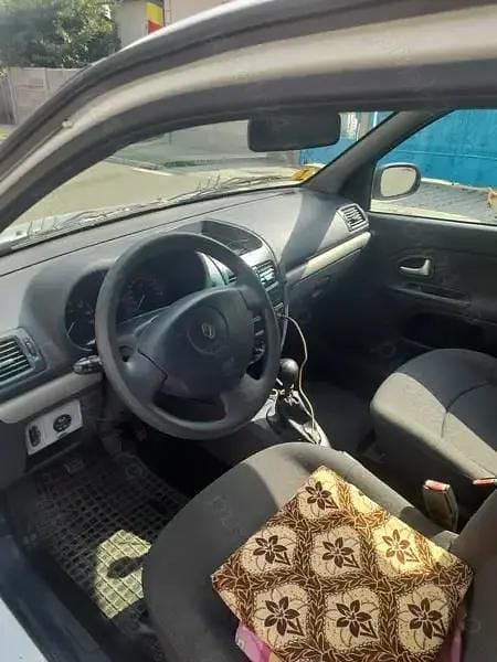 Utilizat 2004 Renault Clio II | 1.500 EUR (Scump) - Imagine 1/4