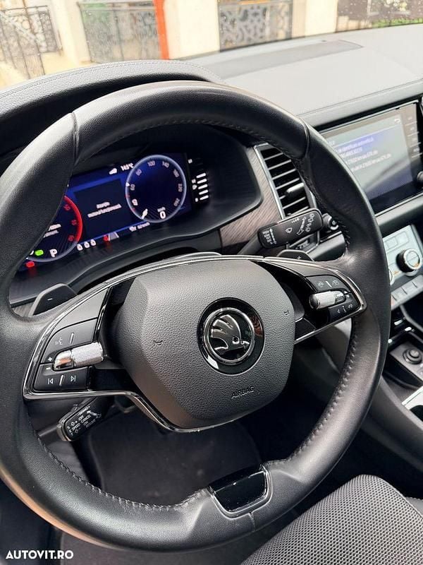 Culoarealbastru Utilizat 2024 Skoda Kodiaq Style SUV | 33.799 EUR - Imagine 1/4