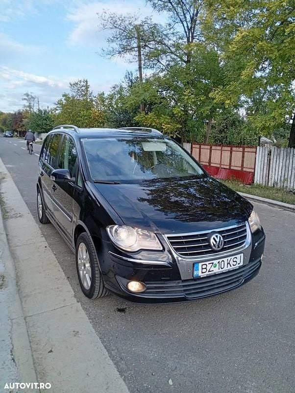 Culoarenegru Utilizat 2009 VW Touran Trendline Monovolum | 4.300 EUR (Preț OK) - Imagine 1/4