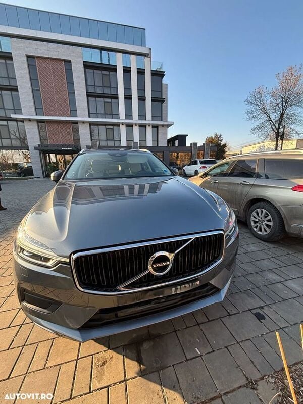 Gri Utilizat 2019 Volvo XC60 Inscription SUV | 18.000 EUR (Preț OK) - Imagine 1/4