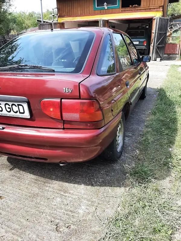 Second-hand Ford Escort 90 CP (66 kW) 1996 Berlinǎ