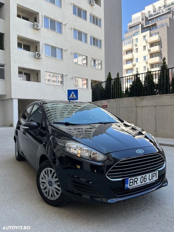 Negru Utilizat 2014 Ford Fiesta Hatchback | 4.200 EUR (Preț OK) - Imagine 1/3