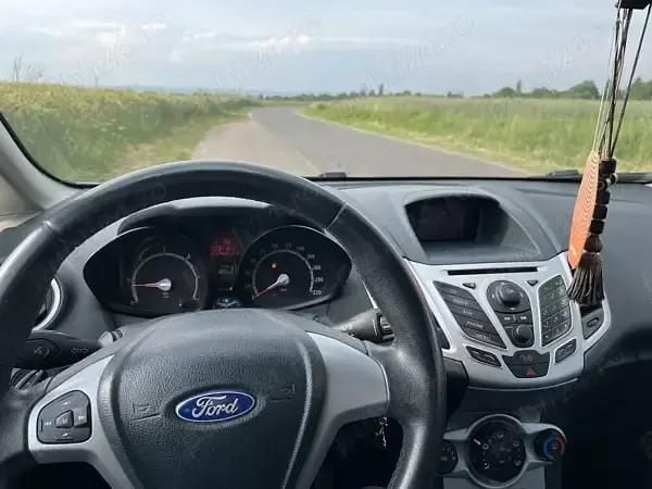 Second-hand Ford Fiesta 95 CP (69 kW) 2013 Alb Hatchback