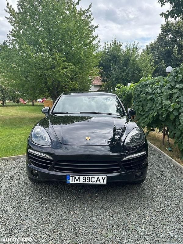 Culoarenegru Utilizat 2012 Porsche Cayenne SUV | 17.300 EUR (Super Preț) - Imagine 1/4